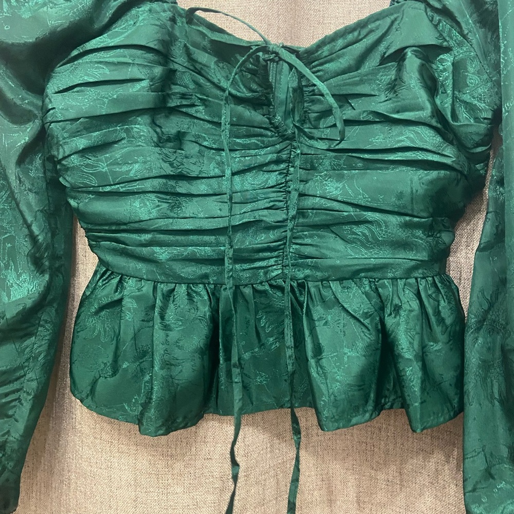 🔴5/$15 Adelyn Rae Green Crop Top - Picture 2 of 5